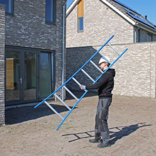 enkele ladder eurostairs uitgebogen blauw