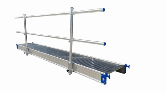 Loopbrug leuning 5 meter incl leuninghouders en kantplank